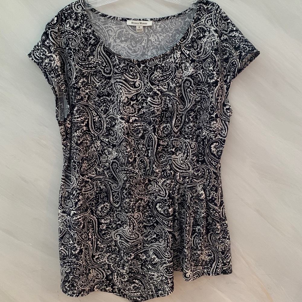Studio Works Women’s XL  Black/White Short Sleeve Blouse
